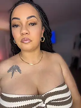 Snapshot of DestineeJayde chatting on 04/13/26, 03:45 DestineeJayde online show from 04/13/26, 03:45