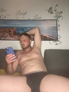 Snapshot of danyboy3307 chatting on 07/13/26, 07:38 danyboy3307 online show from 07/13/26, 07:38
