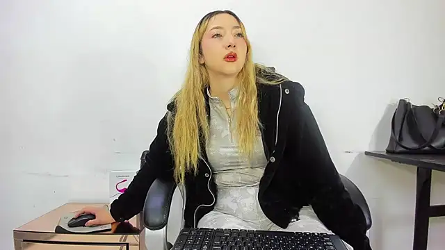 Barbie girl 69 online show from 11/12/25, 03:01