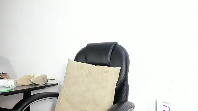 Barbie girl 69 online show from 11/27/25, 05:15