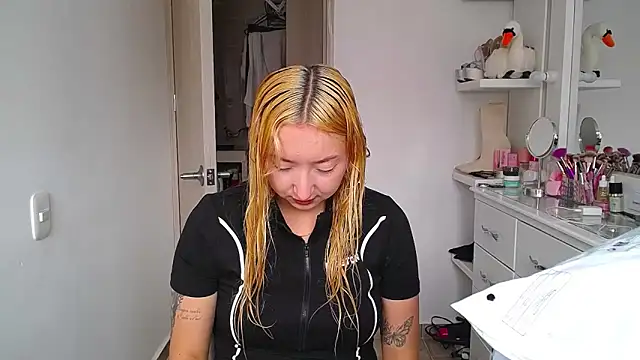 Barbie girl 69 online show from 03/06/26, 02:57