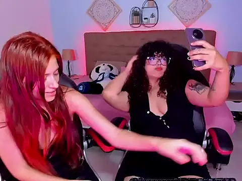 julieth love  online show from 10/05/25, 10:40