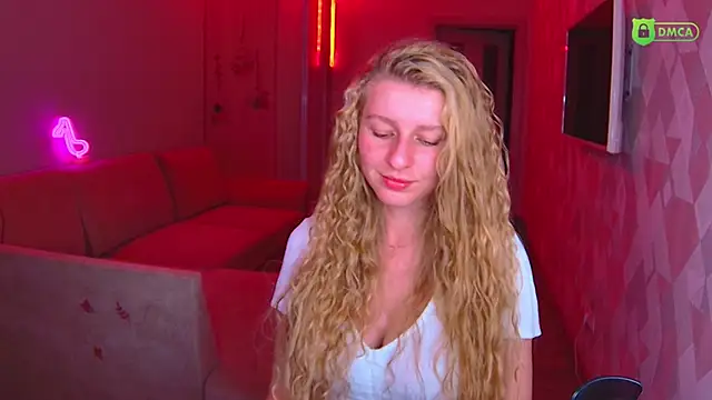 AmaliaQueen online show from 11/28/25, 03:25