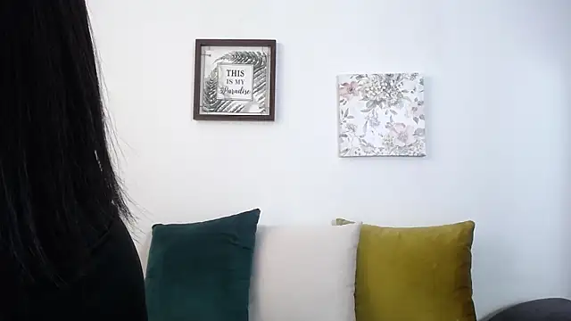 JainaRogers online show from 04/28/26, 06:02