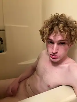 Snapshot of CreamyAustin chatting on 03/10/26, 01:43 CreamyAustin online show from 03/10/26, 01:43