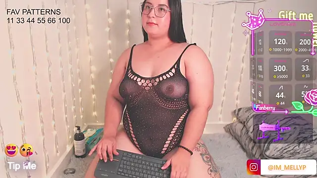 Mellyparker  online show from 12/17/25, 03:07