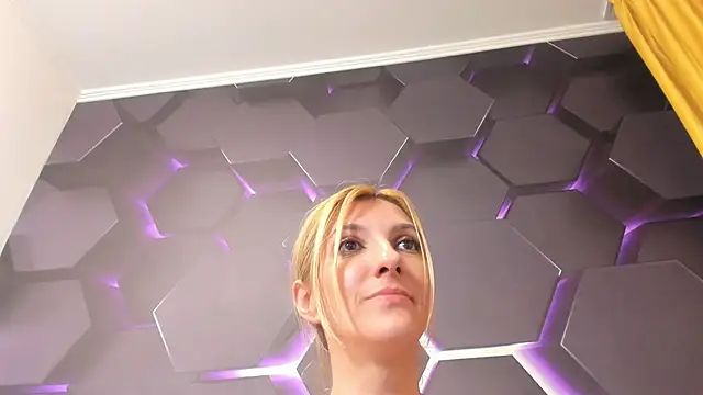 RileyLanna online show from 02/21/25, 10:50