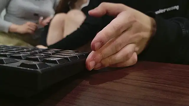 POCARI SWEAT online show from 03/12/26, 07:58