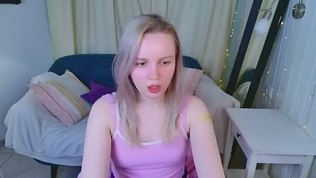 Snapshot of Beatrica_Klein chatting on 03/31/26, 03:56 Beatrica Klein online show from 03/31/26, 03:56