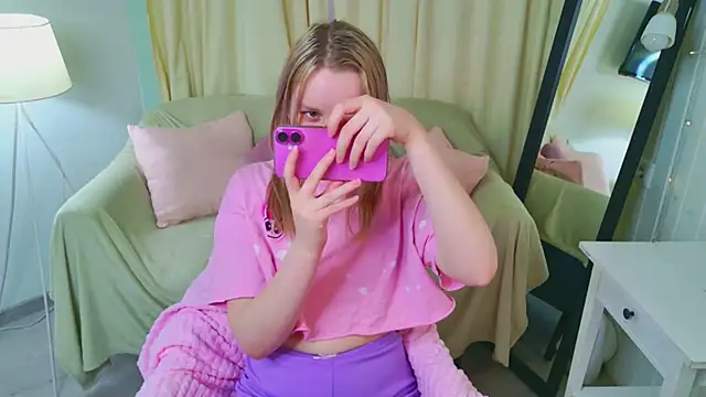 Snapshot of Beatrica_Klein chatting on 04/11/26, 03:05 Beatrica Klein online show from 04/11/26, 03:05