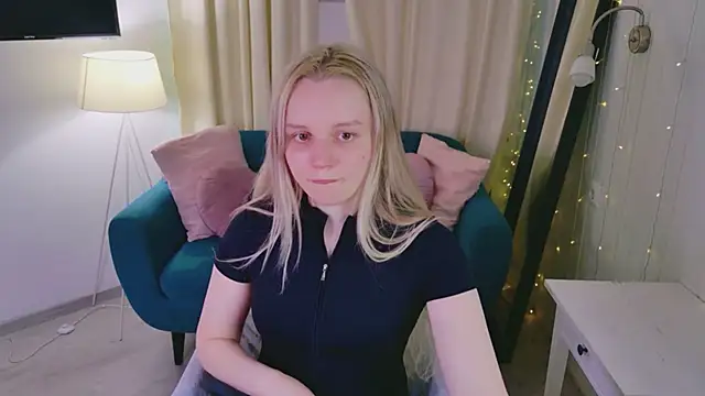 Snapshot of Beatrica_Klein chatting on 05/04/26, 12:34 Beatrica Klein online show from 05/04/26, 12:34