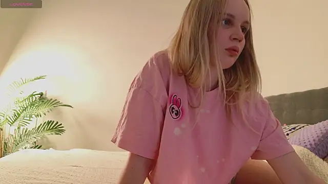 Snapshot of Beatrica_Klein chatting on 05/09/26, 02:00 Beatrica Klein online show from 05/09/26, 02:00