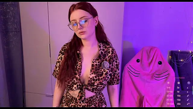 RozieRose online show from 09/10/25, 03:39