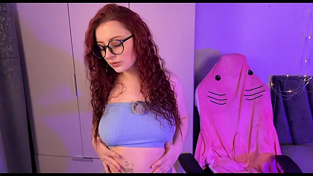 RozieRose online show from 10/17/25, 04:26