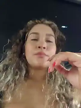 Sara smiiith211 online show from 12/17/24, 02:44