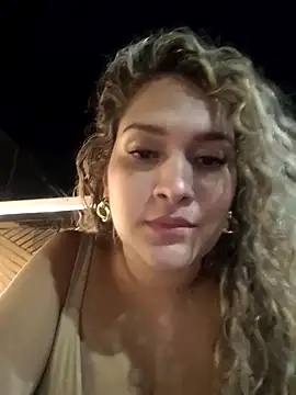 Sara smiiith211 online show from 02/09/25, 03:00