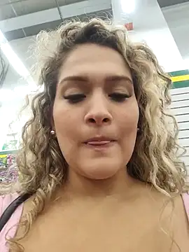 Sara smiiith211 online show from 03/02/25, 12:53