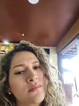 Sara smiiith211 online show from 03/12/25, 10:07