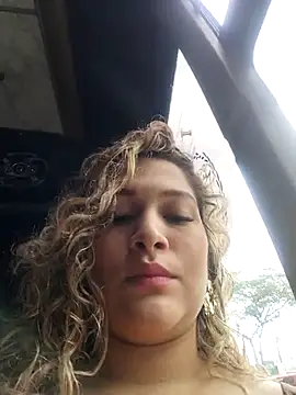 Sara smiiith211 online show from 03/15/25, 04:54