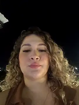 Sara smiiith211 online show from 10/30/25, 12:12