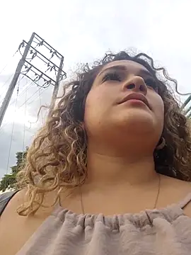 Sara smiiith211 online show from 12/03/25, 10:30