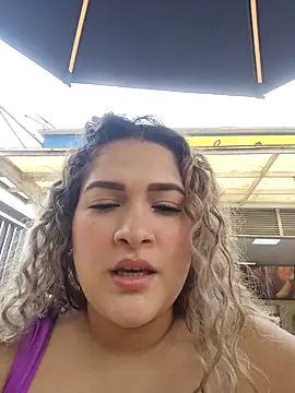 Sara smiiith211 online show from 03/22/26, 06:33