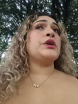 Sara smiiith211 online show from 04/17/26, 09:07