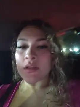 Sara smiiith211 online show from 06/19/26, 12:48
