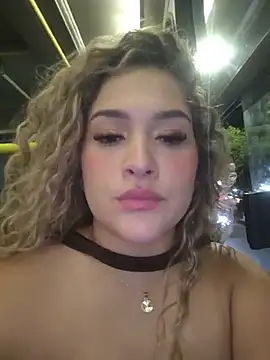 Sara smiiith211 online show from 07/11/26, 11:50