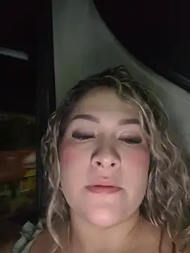Sara smiiith211 online show from 07/14/26, 12:35