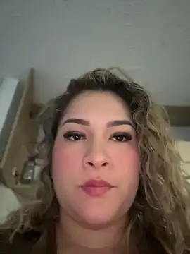 Sara smiiith211 online show from 07/26/26, 11:00