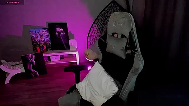 lily williamss online show from 01/29/25, 03:01