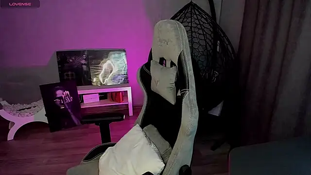 lily williamss online show from 03/14/25, 01:05