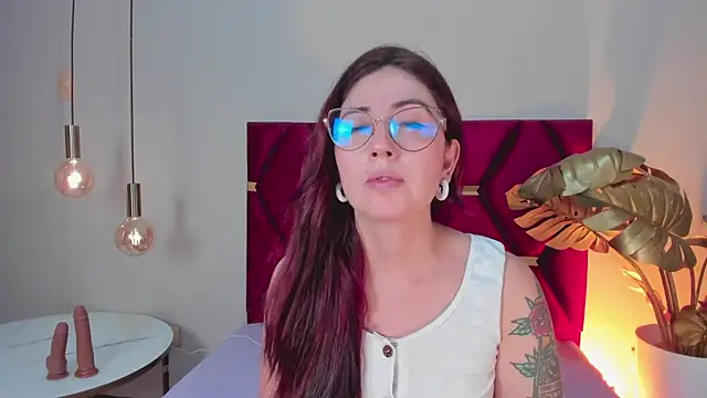 Emilywatsonn online show from 03/08/25, 12:33