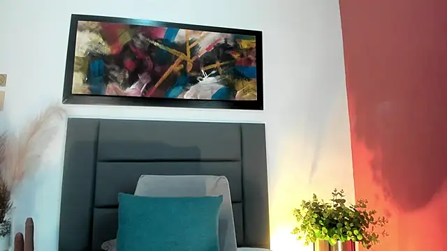 Emilywatsonn online show from 10/31/25, 12:22