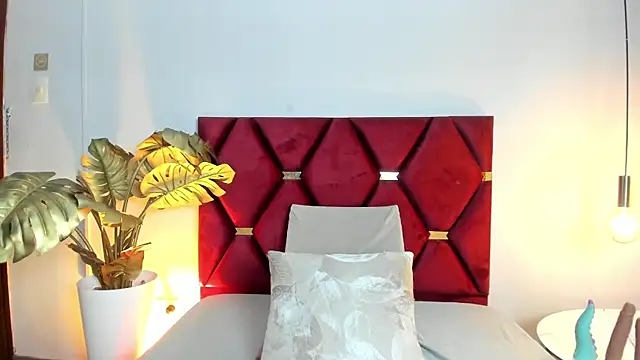 Emilywatsonn online show from 02/15/26, 02:14