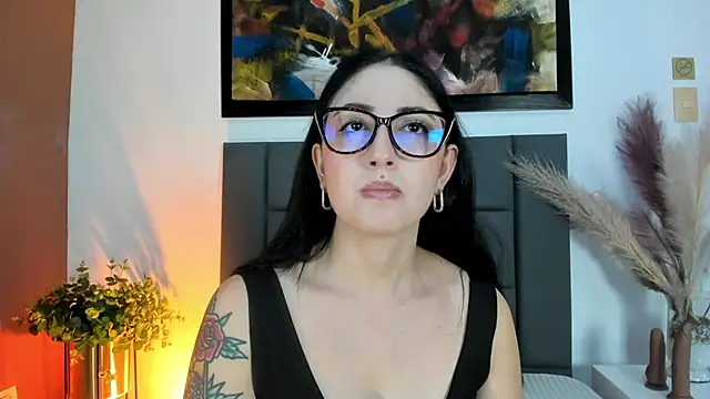 Emilywatsonn online show from 03/25/26, 12:16