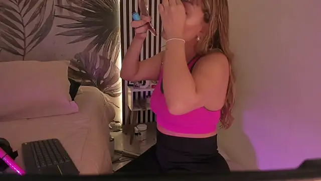 Samaantha-White online show from 04/20/26, 11:24