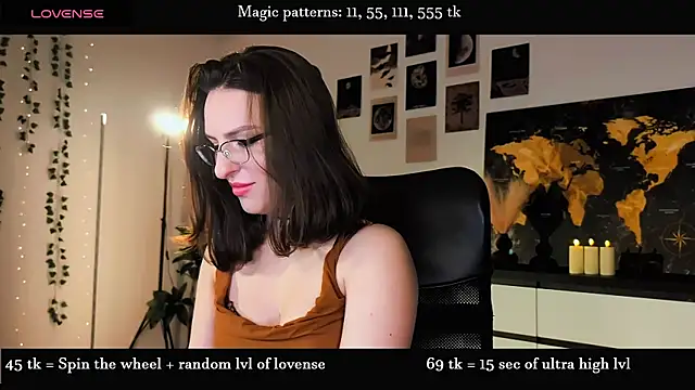 Snapshot of Alicia_x_art chatting on 06/06/26, 05:50 Alicia x art online show from 06/06/26, 05:50