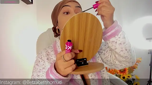 BetzabethHomud0 online show from 04/09/26, 10:48