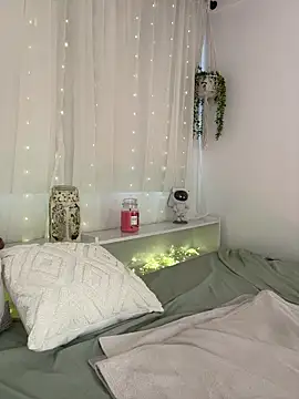 Amelia Rouse online show from 03/25/26, 09:21