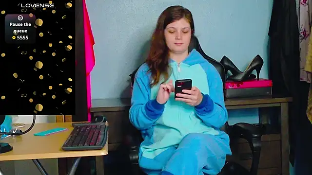 TreeJeanne online show from 11/01/25, 03:08