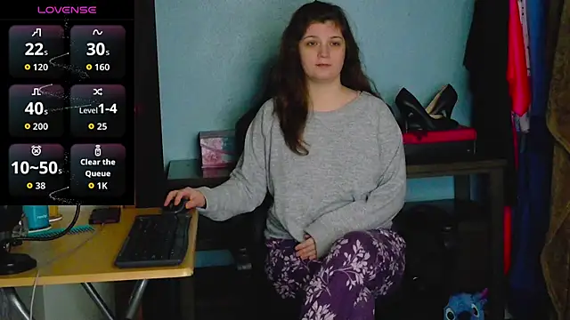 TreeJeanne online show from 11/18/25, 02:28