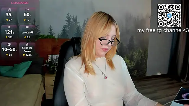 Stacy Luv online show from 10/17/25, 01:09