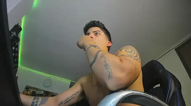 charlie hotxxx online show from 02/13/25, 03:50