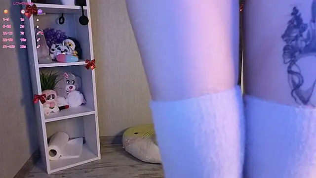 Snapshot of hannah_lourens chatting on 03/22/25, 02:36 hannah lourens online show from 03/22/25, 02:36