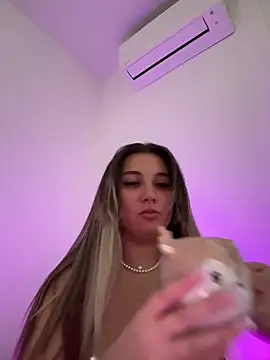 Snapshot of babyyboomm chatting on 12/02/24, 07:36 babyyboomm online show from 12/02/24, 07:36