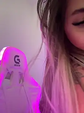 Snapshot of babyyboomm chatting on 12/03/24, 08:16 babyyboomm online show from 12/03/24, 08:16