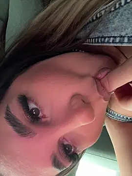 Snapshot of babyyboomm chatting on 12/11/24, 08:15 babyyboomm online show from 12/11/24, 08:15