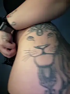 Snapshot of babyyboomm chatting on 01/25/25, 12:48 babyyboomm online show from 01/25/25, 12:48